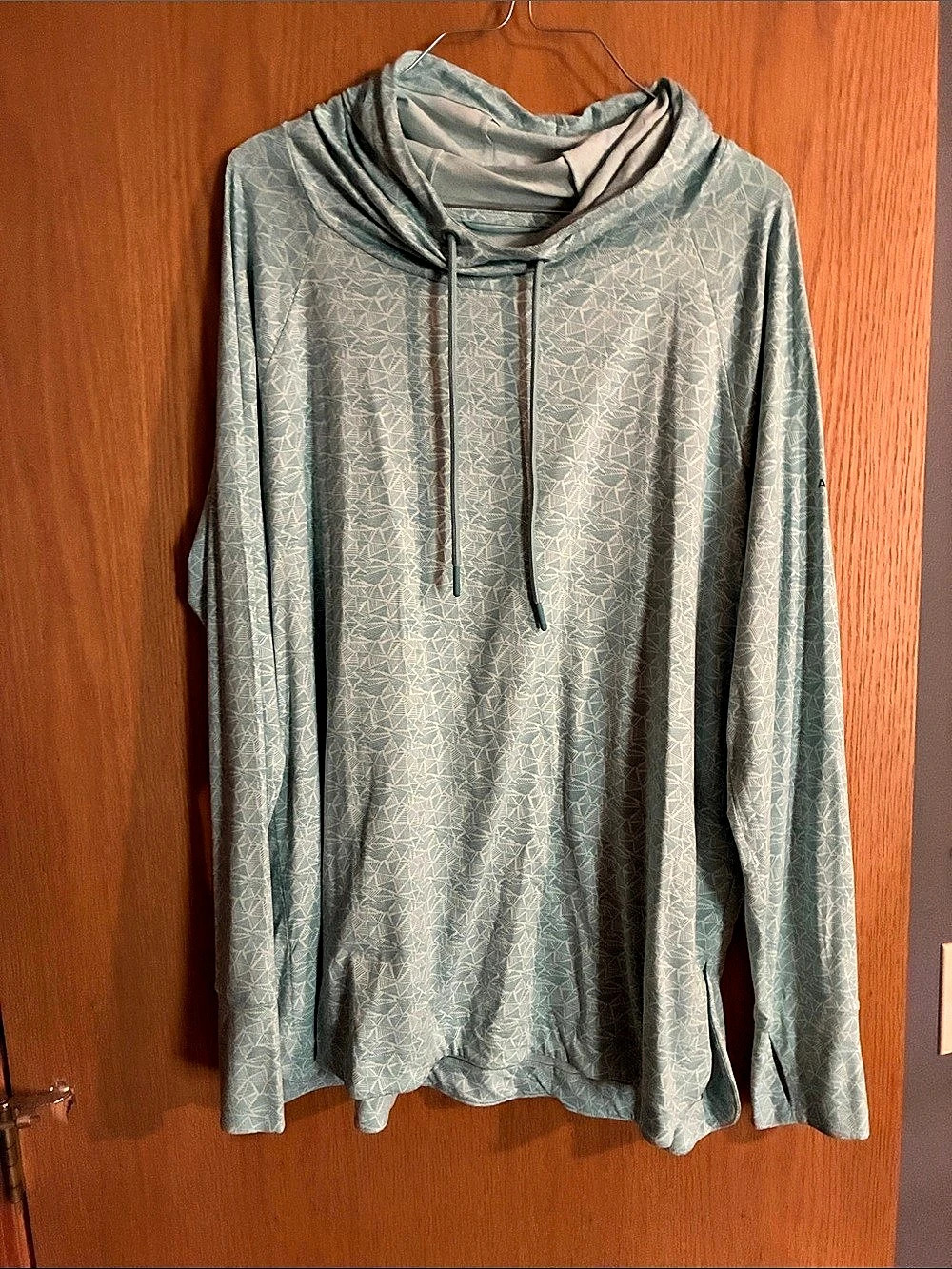 Columbia Geometric Pullover Hoodie in Gray